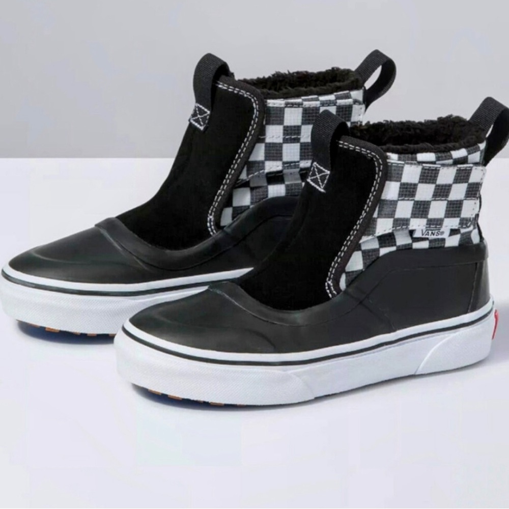 Brand New Vans Hi Terrain V M Junior Slip On Shoes size.2.0 Kids